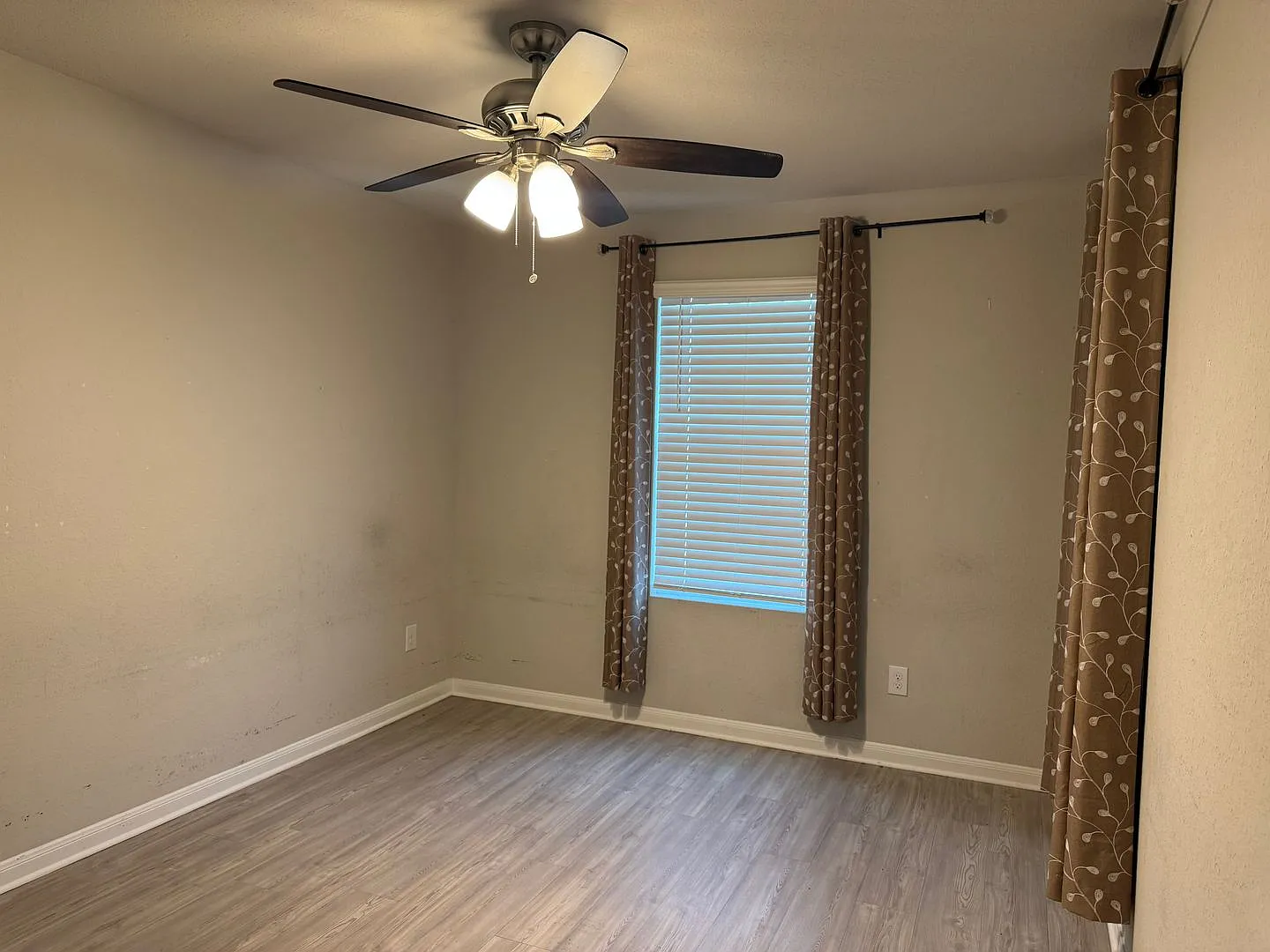 Welcome home to 12702 Mirecourt Way! — Photo 4