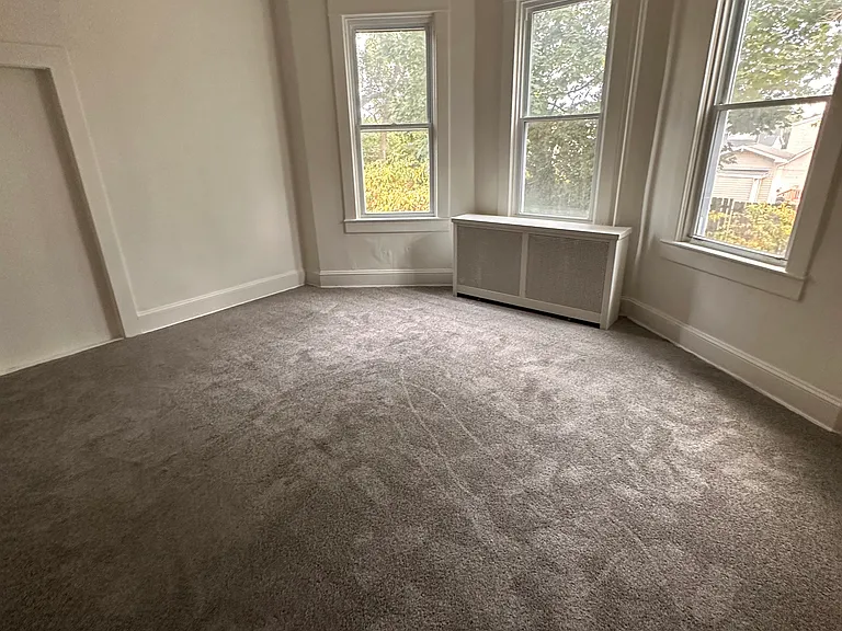 4705 Kenwood Ave #B — Photo 5
