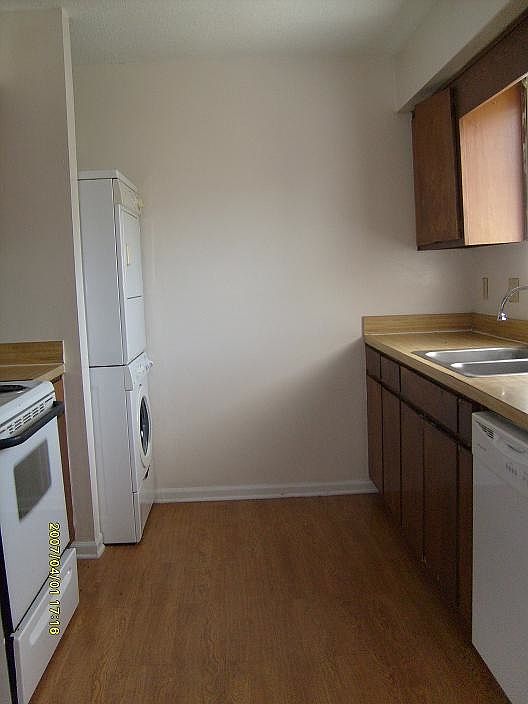 2nd image of 166 Brown Blvd #Q