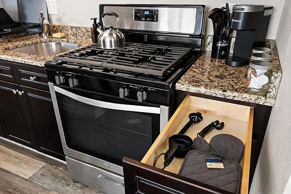 1 bed, 646 sqft, $1,499 — Photo 3