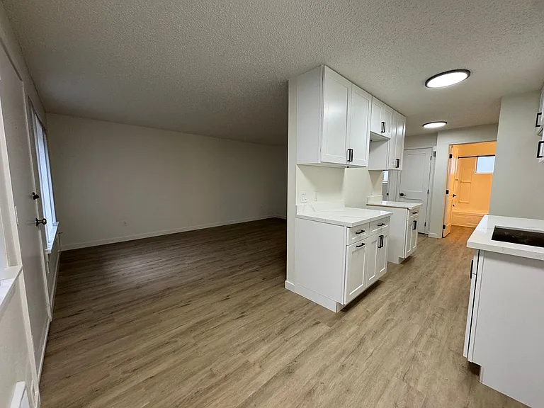 Avia Apartments | Renovated Homes in Seattle's Greenwood Neighborhood | 1 MONTH FREE!! — Photo 13