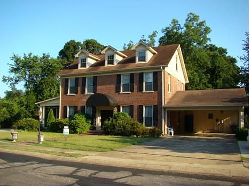 2nd image of 817 McNutt St