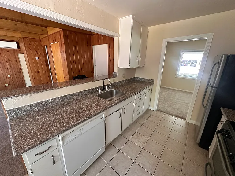 1943 Carolyn Dr — Photo 11