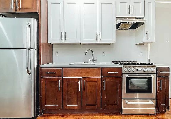 4th image of 313 Rogers Ave #2
