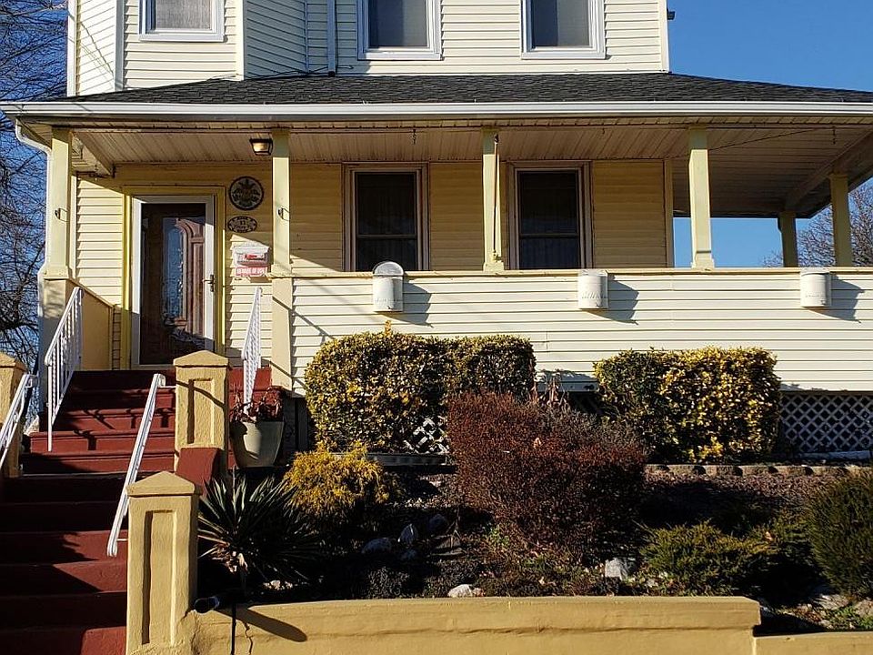 1st image of 83 Evelyn Pl