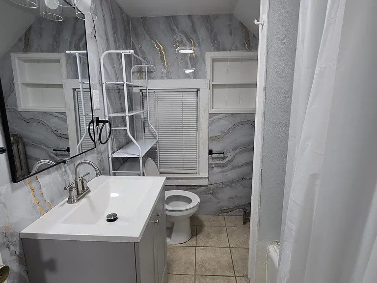 100 S Pine St #5 — Photo 6