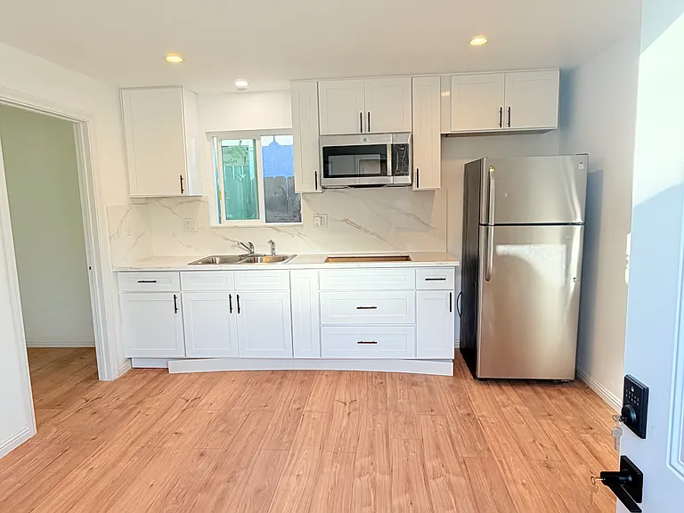 2513 W Occidental St #4 — Photo 2