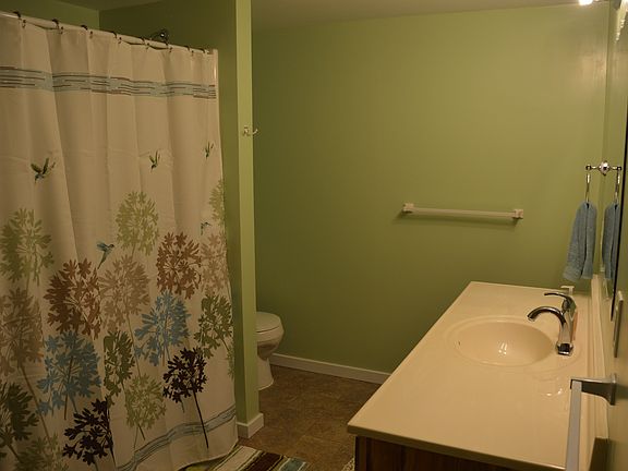 5th image of 7874 Cottonwood Dr APT A