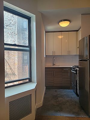 4th image of 548 E 82nd St APT 5B