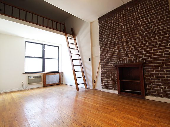 3rd image of 222 W 72nd St #4F
