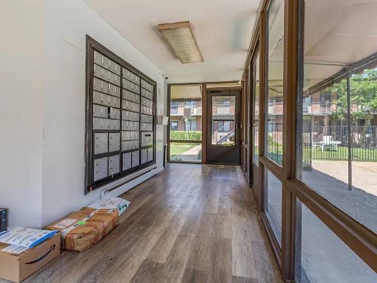 2134 Fairfax Ave #C7 — Photo 11