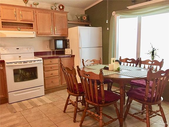 4th image of 4913 Carnation Ave #7