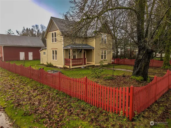 116 E Harris Avenue, Oakville, WA 98568