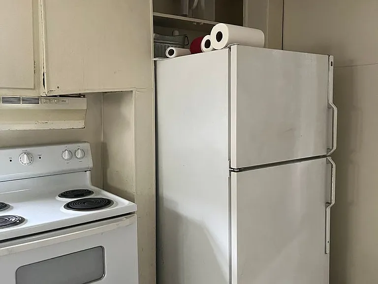 343 E Orange St — Photo 19