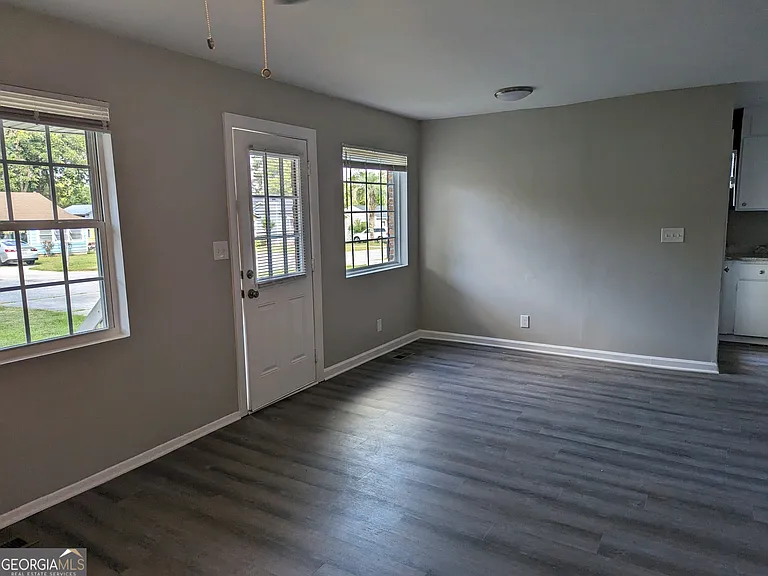 1313 Joseph Ave — Photo 5