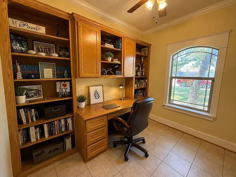 5504 Eldie Ct — Photo 4
