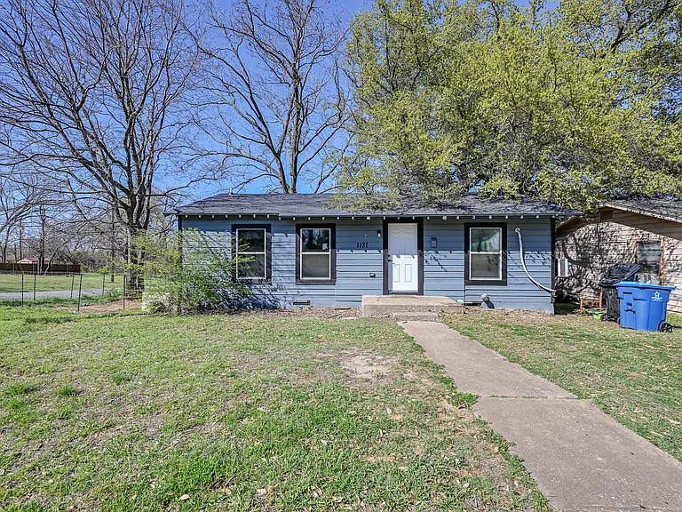 1131 W Johnson St — Photo 16