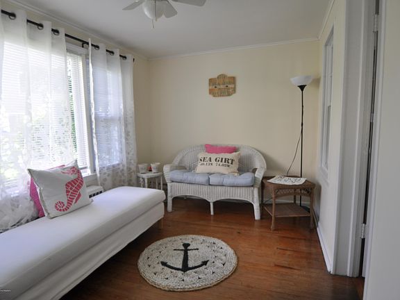 4th image of 204 Beacon Blvd