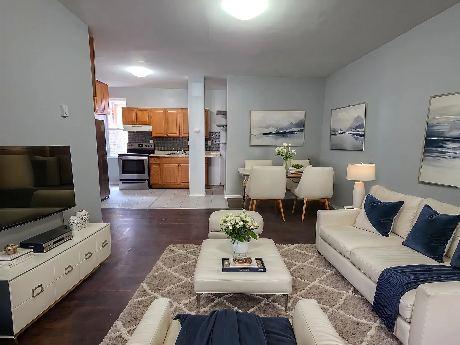 2 bed, 1.0 bath, 750 sqft, $2,200 — Photo 1