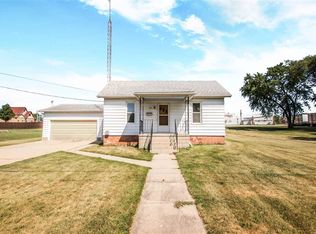 113 E Mill St, Roanoke, IL 61561