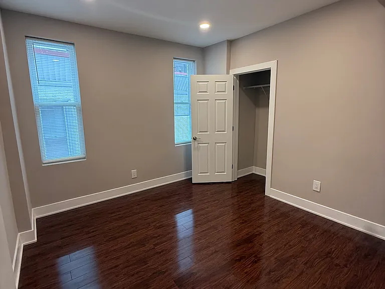 507 E Washington Ln — Photo 23