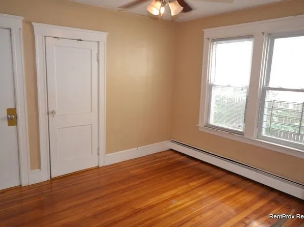 59 Pinehurst Ave, Providence, RI 02908