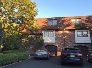 2401 N Oaks Blvd, North Brunswick, NJ 08902