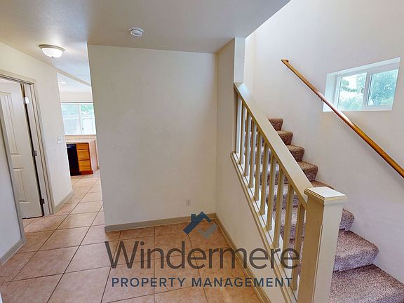 2nd image of 226 E Whitman Dr #2
