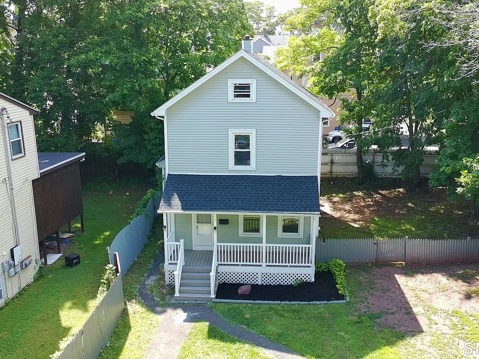 28 Quinlan Ave