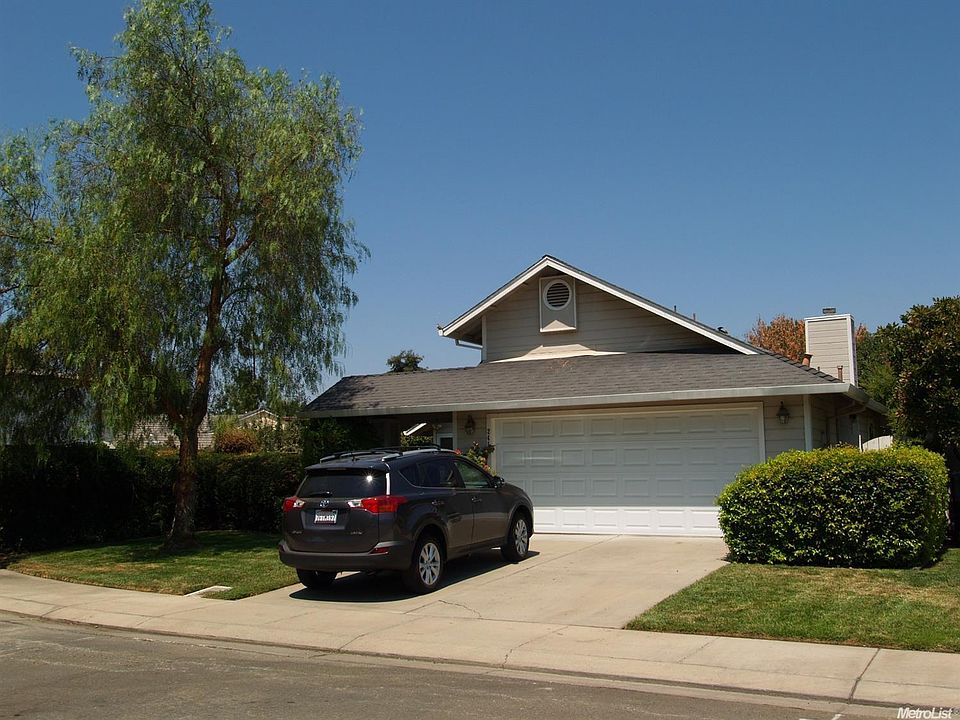 2nd image of 2417 Christiansen Ct