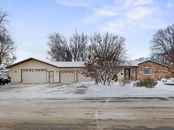 200 Griffin Ave NE, Hutchinson, MN 55350