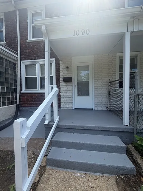 1090 S Commons Rd (Fairview) — Photo 2