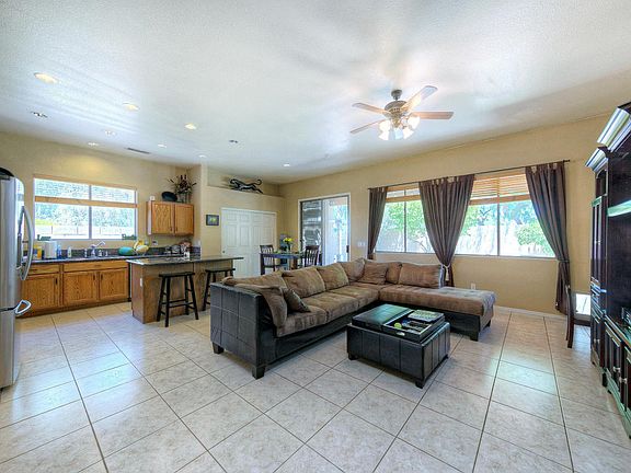 3rd image of 1461 S Karen Dr