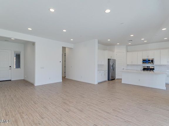 5th image of 19019 W Cholla St