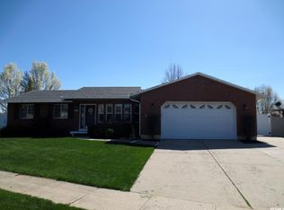 1164 E Hidden Valley Dr, Fruit Heights, UT 84037