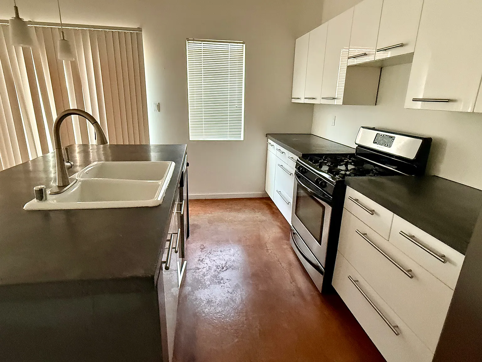 2 bed, 2.5 bath, 1334 sqft, $2,195 — Photo 3
