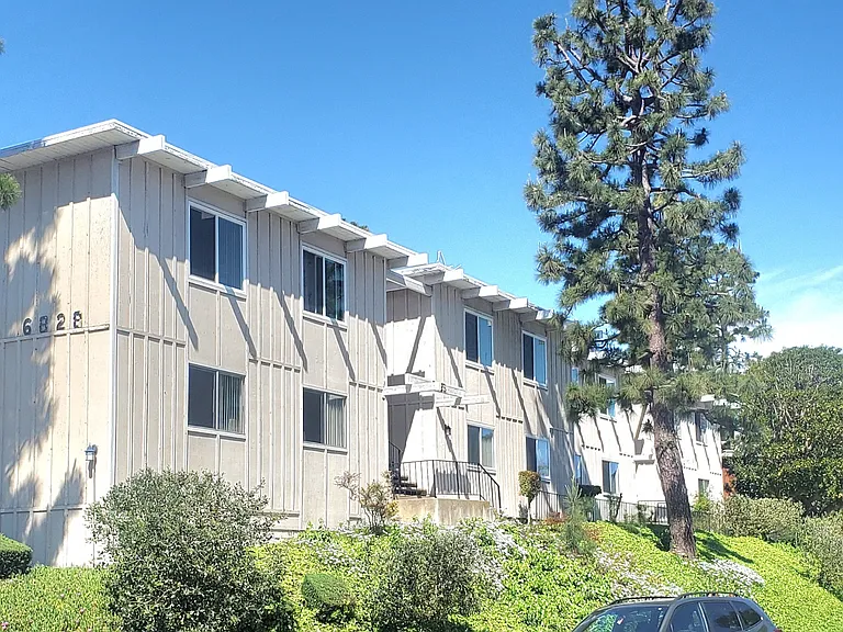6708 Los Verdes Dr #14 — Photo 3