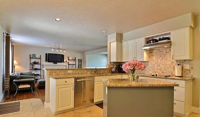 5110 W 6th Street Rd — Photo 3