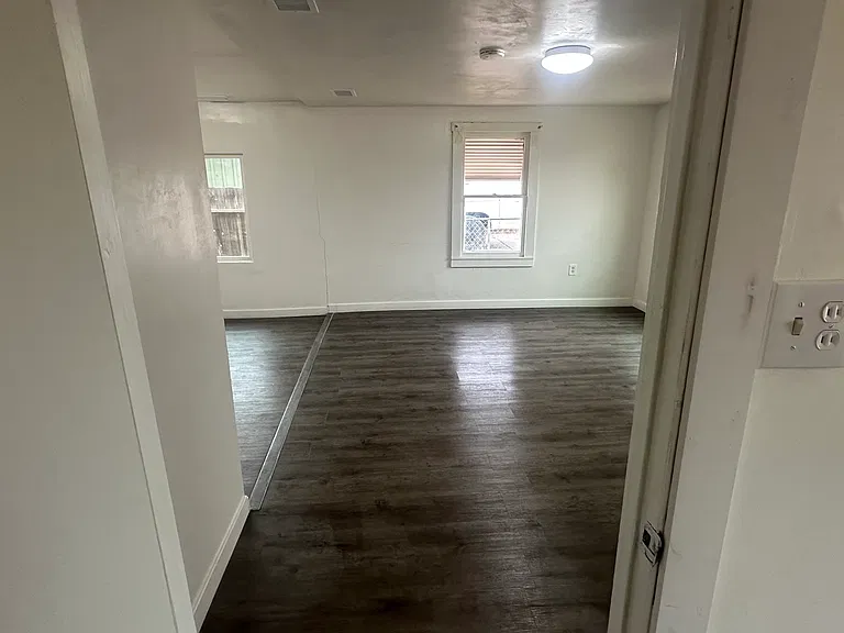 227 W Church Ave — Photo 8