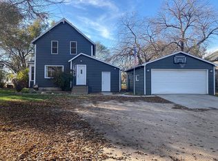 105 S 1st Ave, Woonsocket, SD 57385