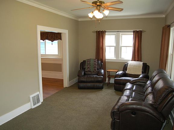 5th image of 744 Crescent St NE