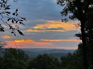 14412 Hummingbird Rd, Fayetteville, AR 72701