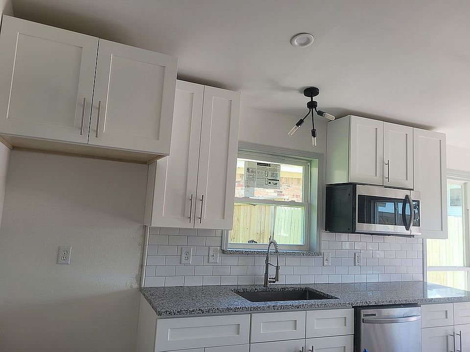 1st image of 5109 Barcelona Dr