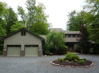 1125 Bear Track Trl, Pocono Pines, PA 18350