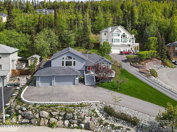 3rd image of 19111 Lakina Cir