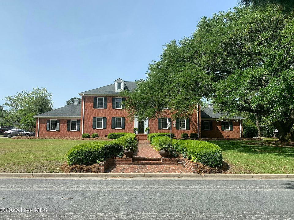 1st image of 415 Woodland Drive