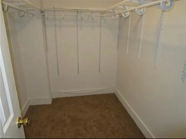 830 Lexington St — Photo 9