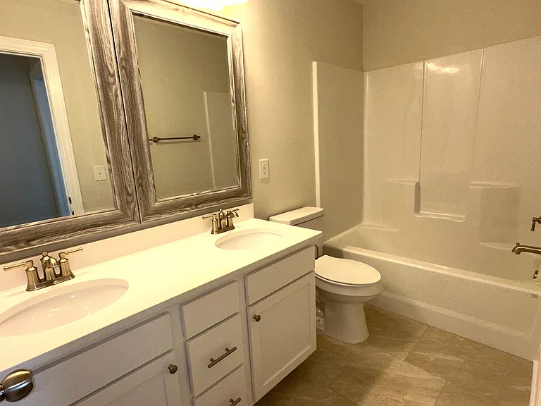 1102 Cavil Hollins Ct — Photo 32