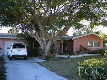2nd image of 989 Iris Dr