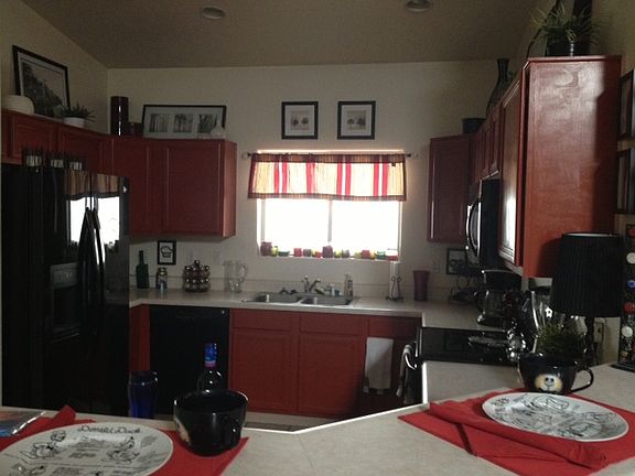 Kitchen - appliances included